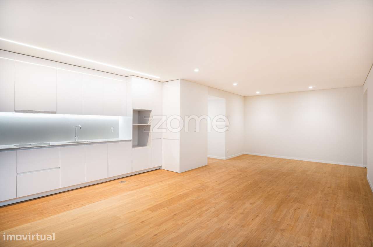 Apartamento T2 com varanda em construção, situado no 3º piso. - Grande imagem: 4/15