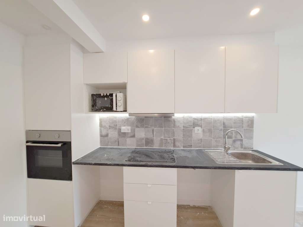 Apartamento T2 com pátio para venda em Algueirão-Mem Martins - Sint...-33