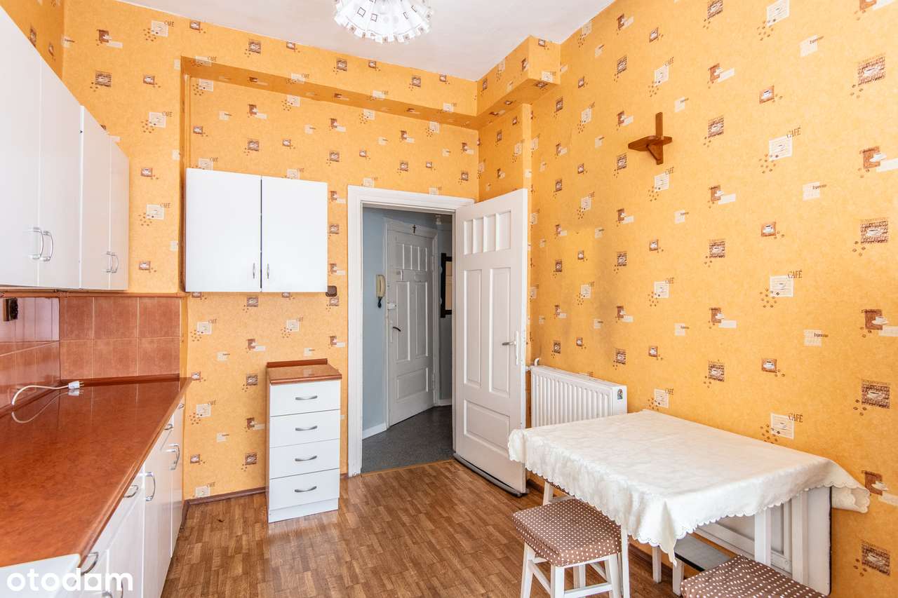 Przestronne, ciche i klimatyczne w willi miejskiej os. Warszawskie-9