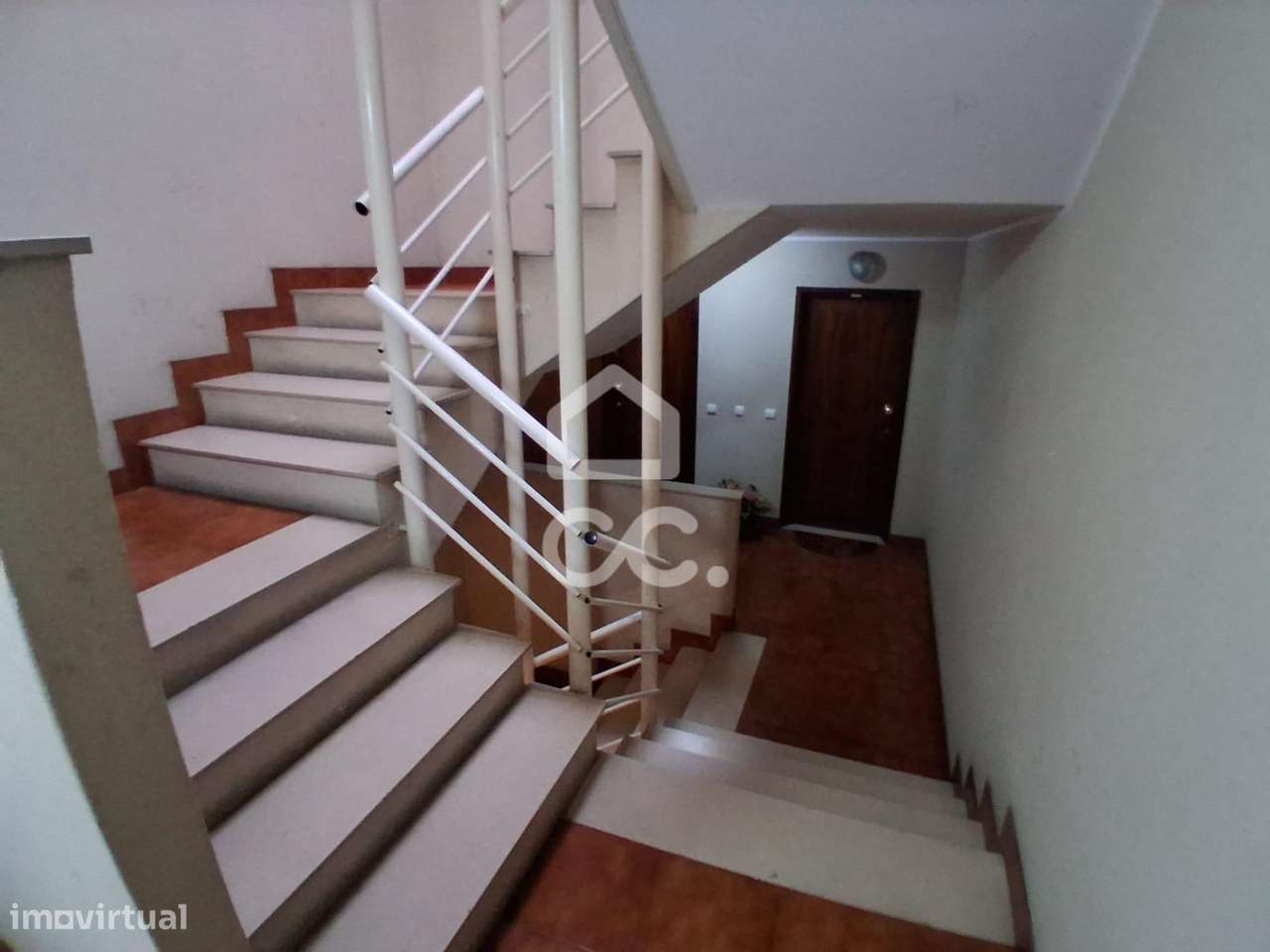 Apartamento T3 em fase de início de renovação total, com Lugar de gar-13