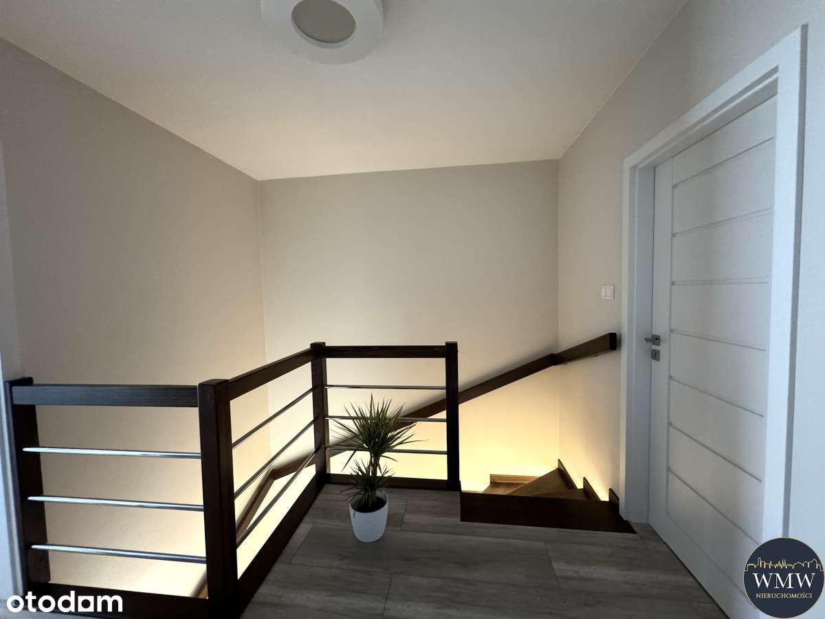 Wyjątkowy skrajny segment w wysokim standardzie z pięknym ogrodem-5