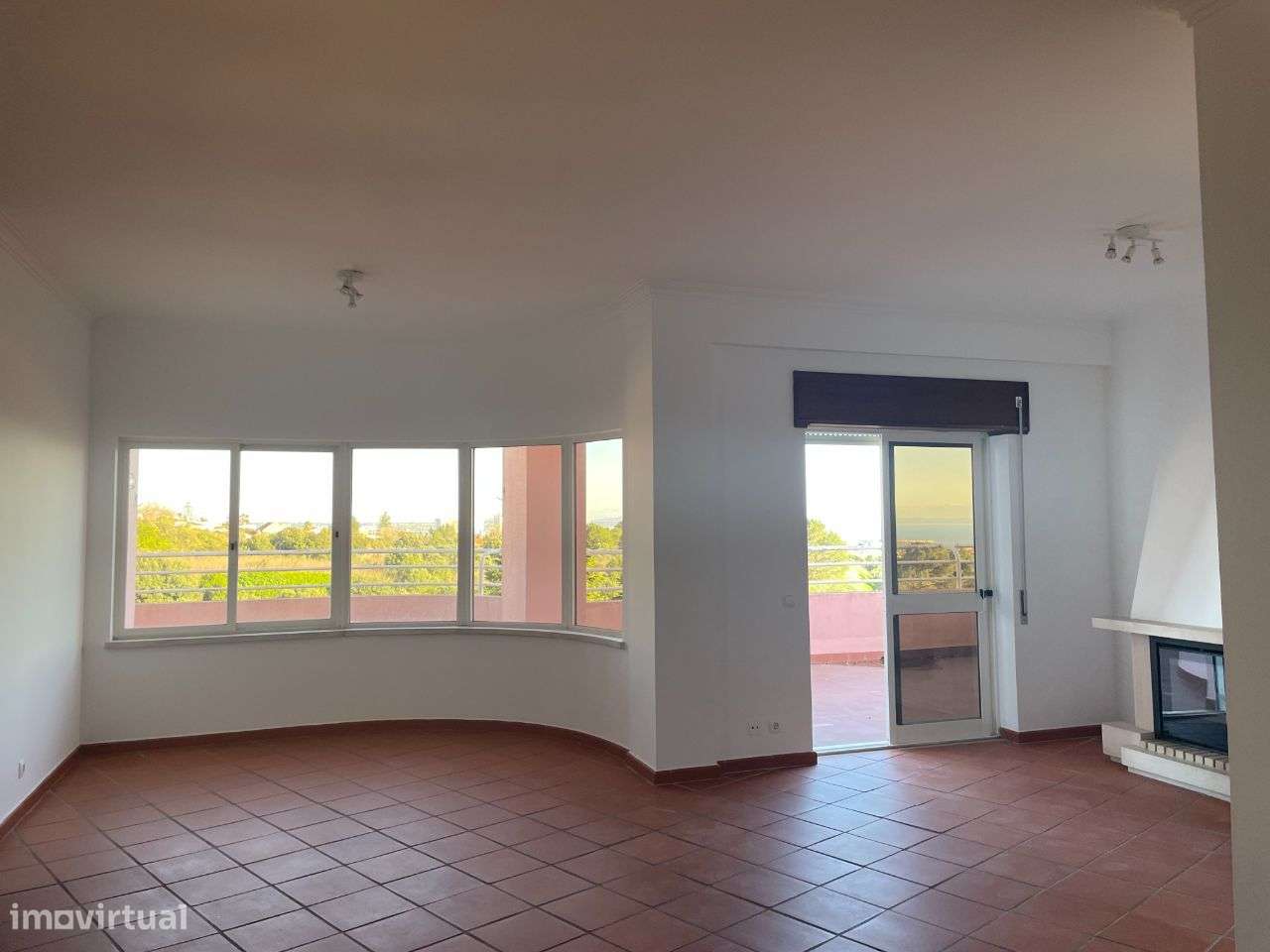 Parede Apartamento T2 em condominio fechado com piscina - Grande imagem: 4/16