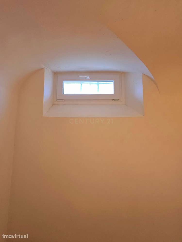 Moradia T6 Duplex no Centro Histórico de Évora – Ideal para Alojamento-9