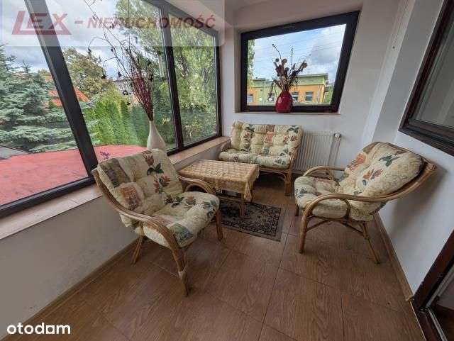 Dom w Zawierciu z oddzielną klatką schodową-11