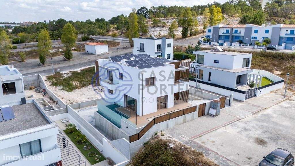 Moradia T4 com3 suites isolada-20