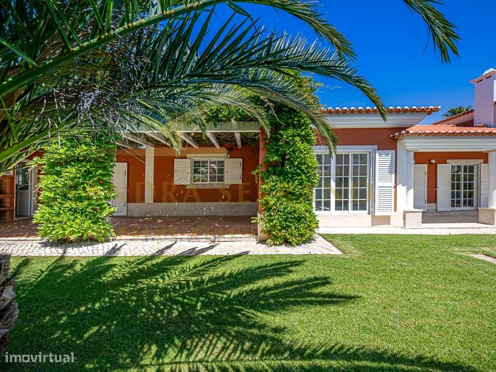 Moradia de traça tradicional com 7 assoalhadas - Grande imagem: 4/49