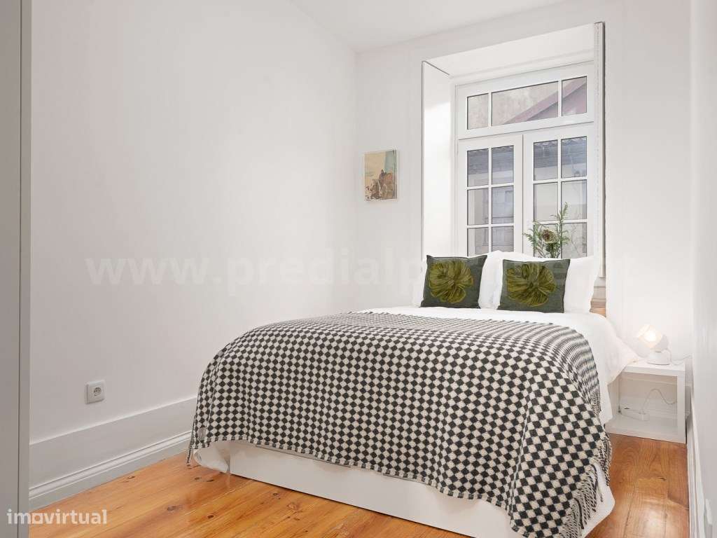 Prédio de 4 pisos reabilitado, Centro - Grande imagem: 4/17