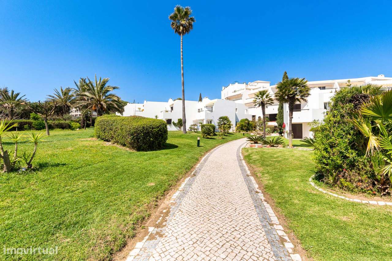 Penthouse Excecional com Amplo Terraço e Vistas Panorâmicas para o Mar-33