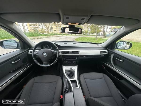 BMW 318 d Touring - 21