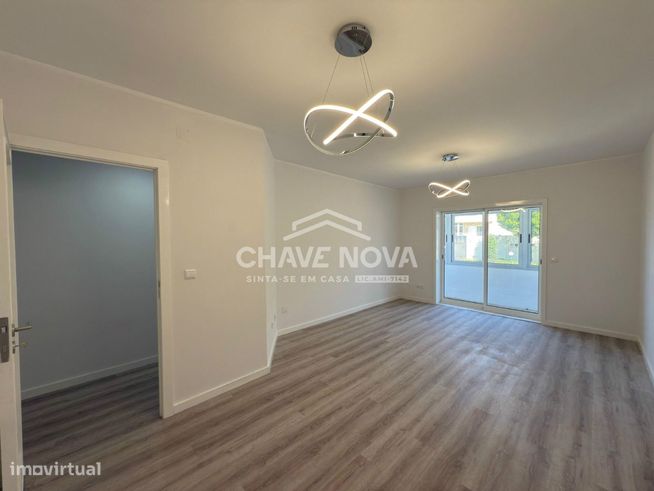 T2+1 Renovado c/ Garagem Box em Valadares-1