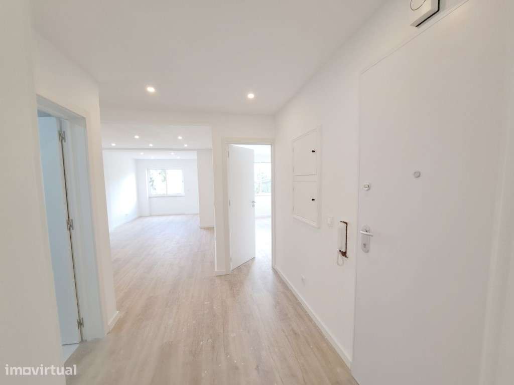 Apartamento T2 com pátio para venda em Algueirão-Mem Martins - Sint...-5