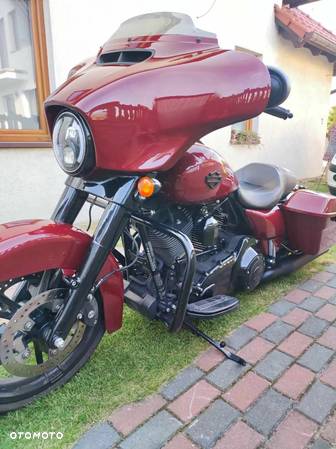 Harley-Davidson Touring Street Glide - 11