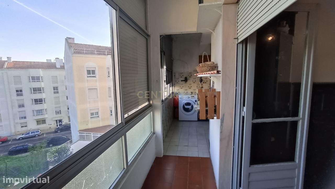 T2  perto da Estação da CP de Rio de Mouro-11