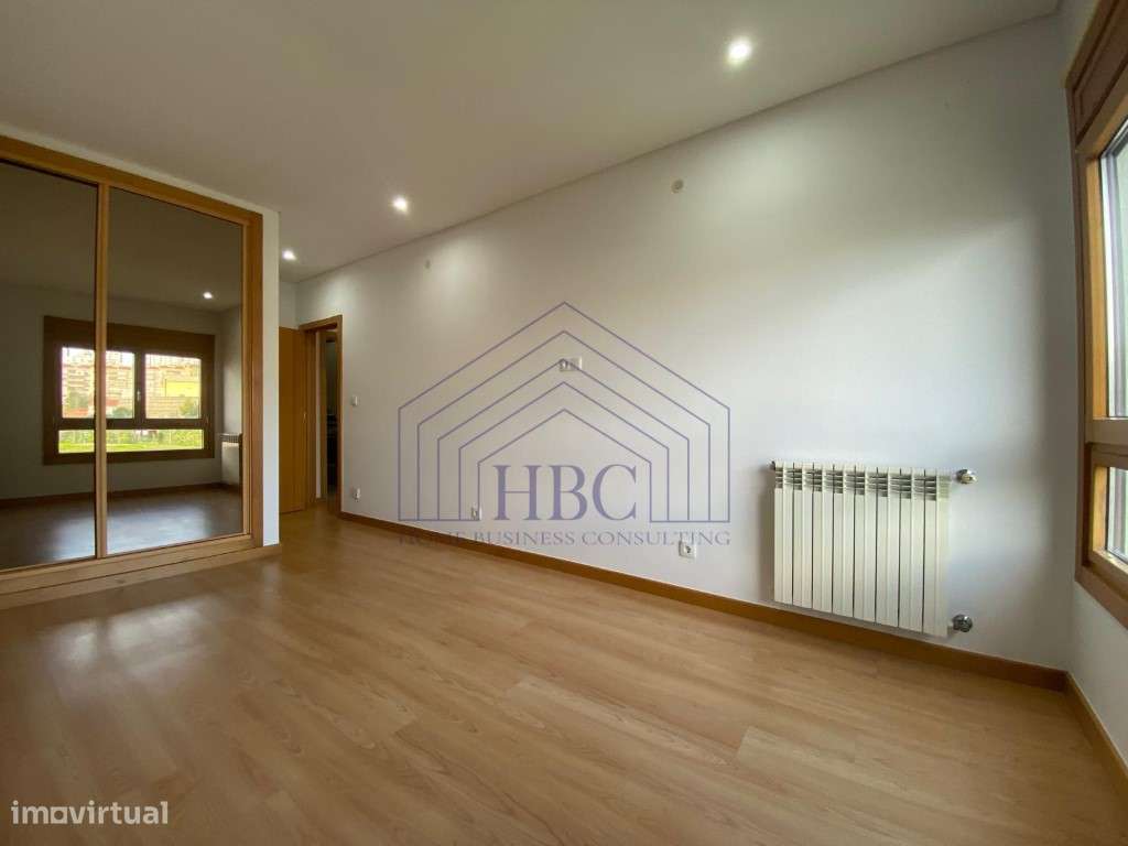 Apartamento T3 nas Colinas do Cruzeiro | 4 Parqueamentos + Arrecadação-15