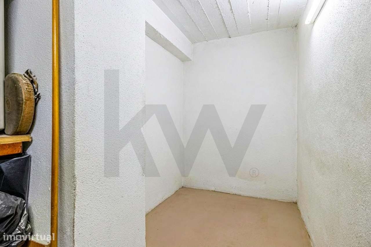 Apartamento T2 com 111 m2 em Monte Abraão-26