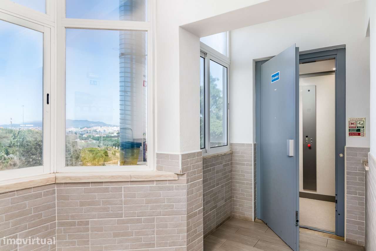 Moradia Espaçosa com Terreno, Vista Desafogada e Excelente Conforto - Grande imagem: 5/23