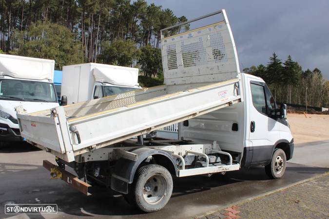 Iveco DAILY 35-150 // 3.000 cc // BASCULANTE - 4