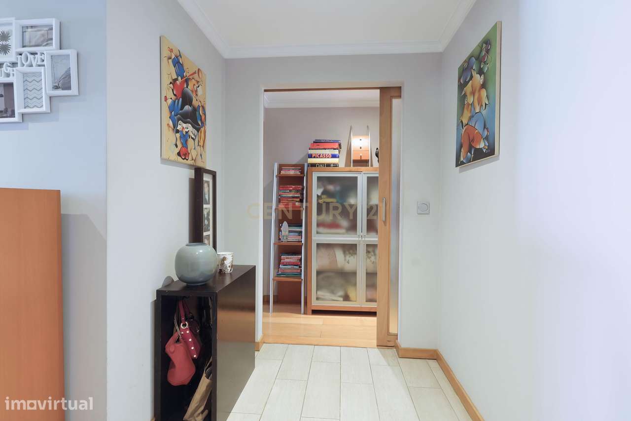 Apartamento T3 em Aguas Santas com Suite e garagem-1