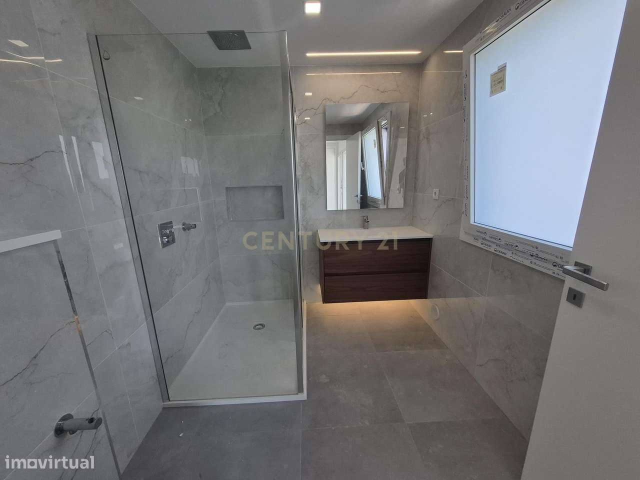 Moradia T4 Exclusiva em Condomínio Privado – Manique-12