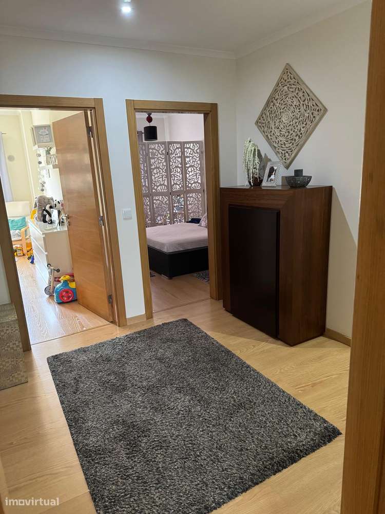 Apartamento T3 com 3 casas de banho e garagem-42