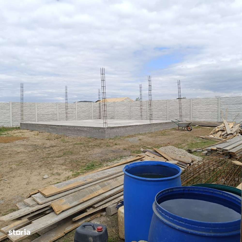 case isalnita curte 250mp/400mp toate utilitatile 72mp amprenta - Imagine principală: 3/6