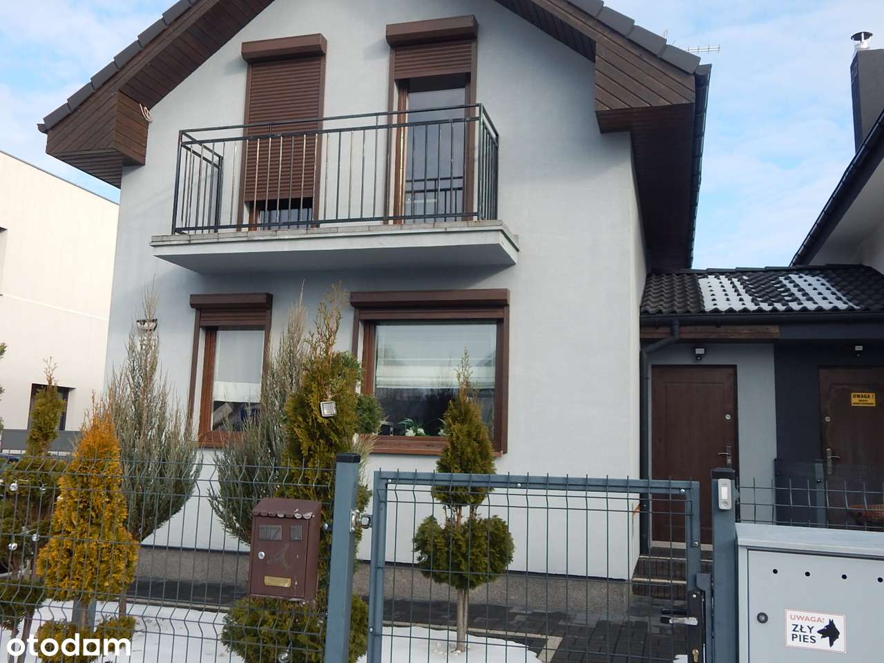 nieduży dom w ciekawym miejscu-0