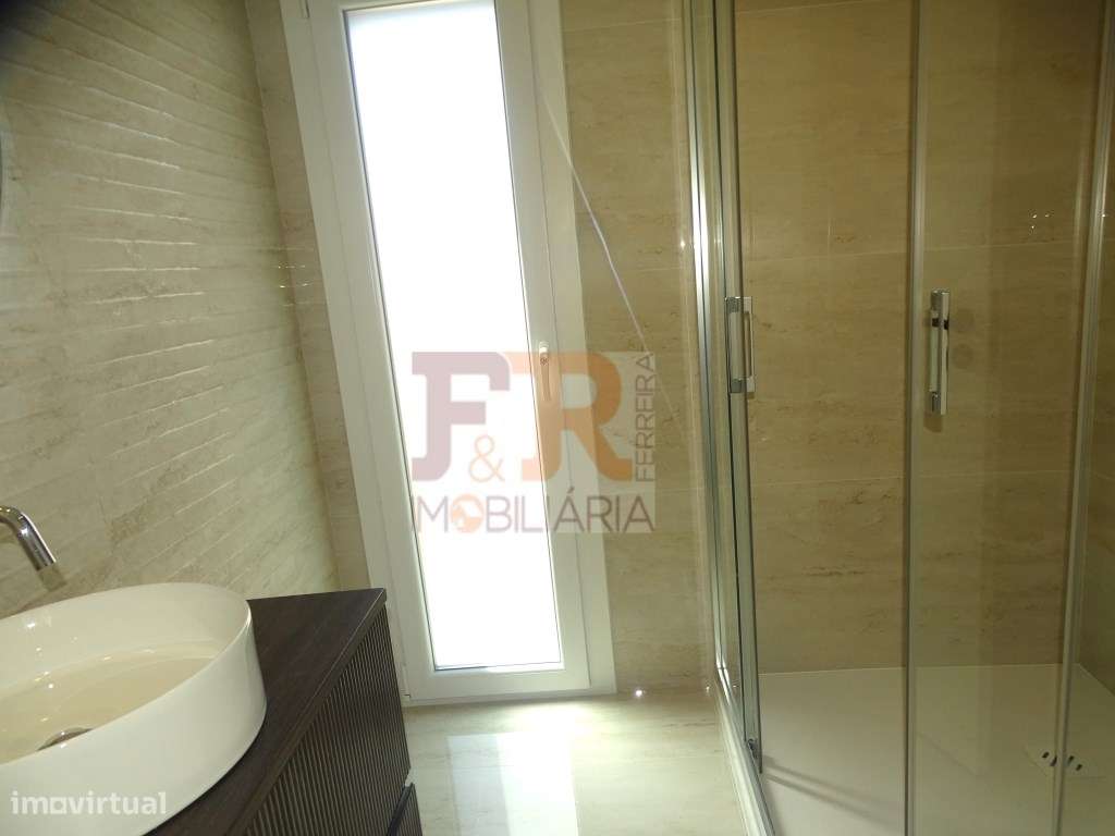 PRONTA!! Moradia Duplex T4 com Garagem, Quinta das laranjeiras Fern...-34