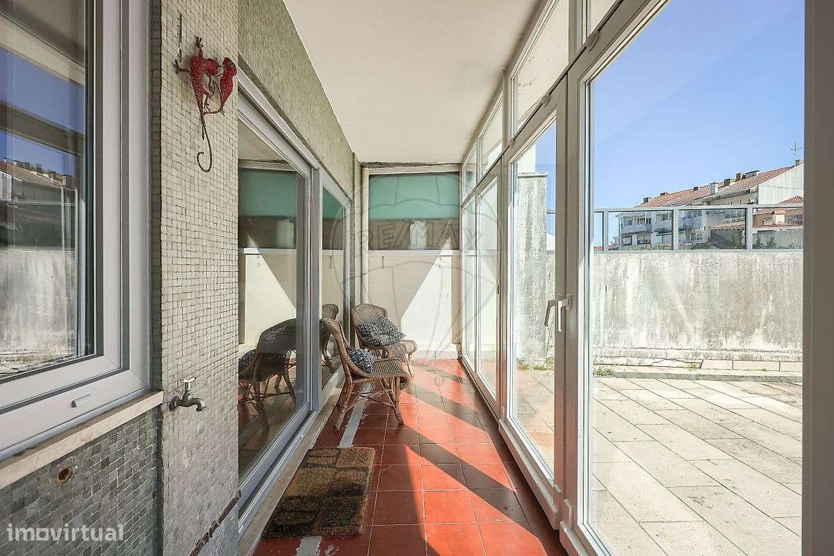 Apartamento T4 na Rua Faria Guimarães em Paranhos - Porto-38