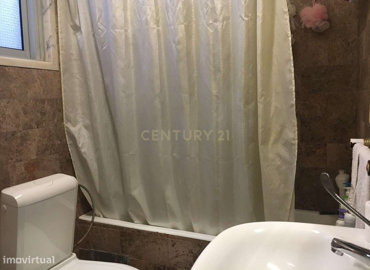 Moradia na Quinta do Reguengo, Santa Clara, Lumiar-24