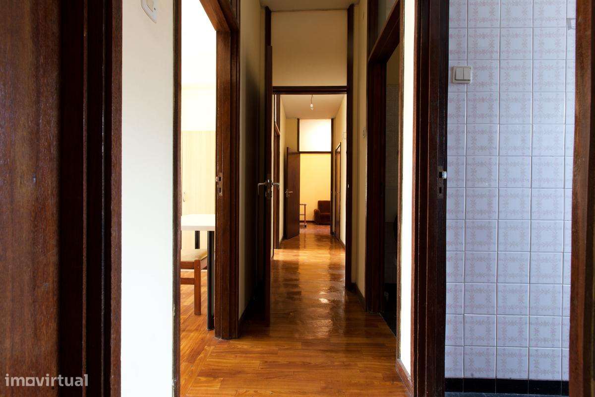 Apartamento com 5 quartos - localizado em Cedofeita Porto - Grande imagem: 5/8