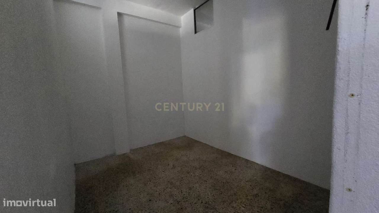 Armazém para arrendamento em Casal de Cambra - Grande imagem: 5/9