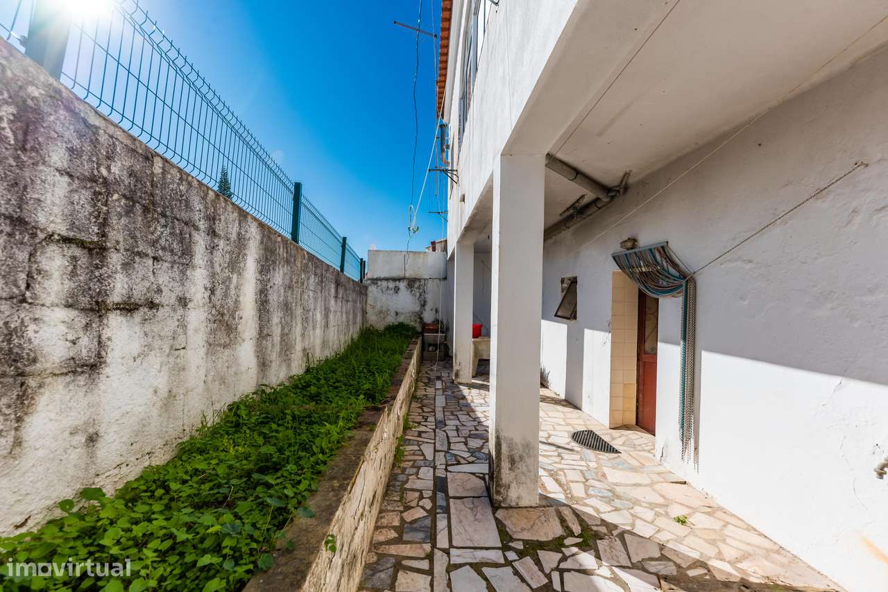 Moradia em Boliqueime com logradouro I 10 minutos da praia-3