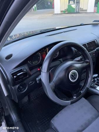 Volkswagen Passat 1.9 TDI 4Mot Comfortline - 6