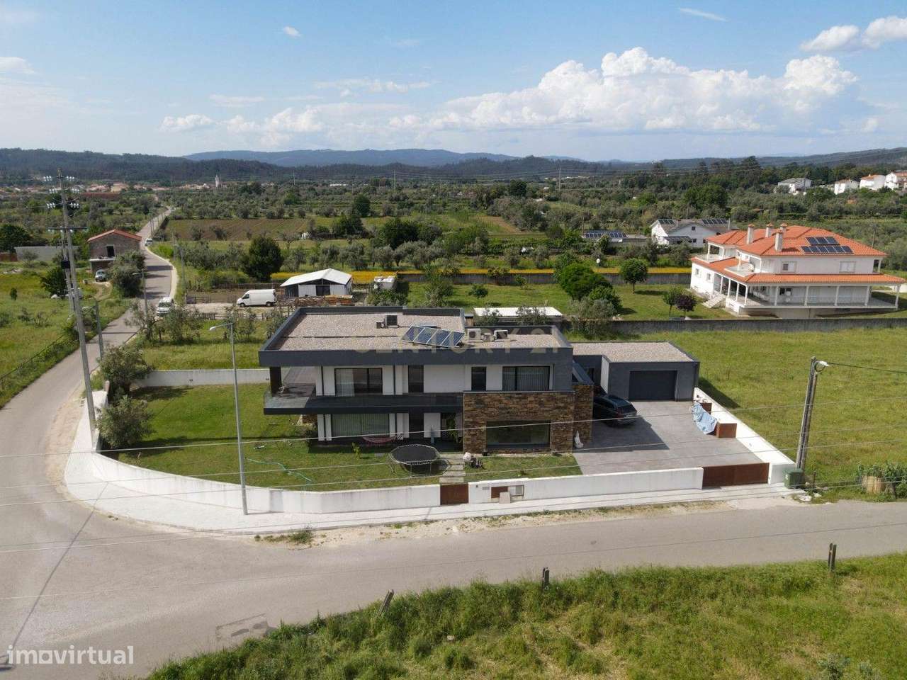 Casa Nova T5 Em Gandaras Lousa Oportunidade Unica
