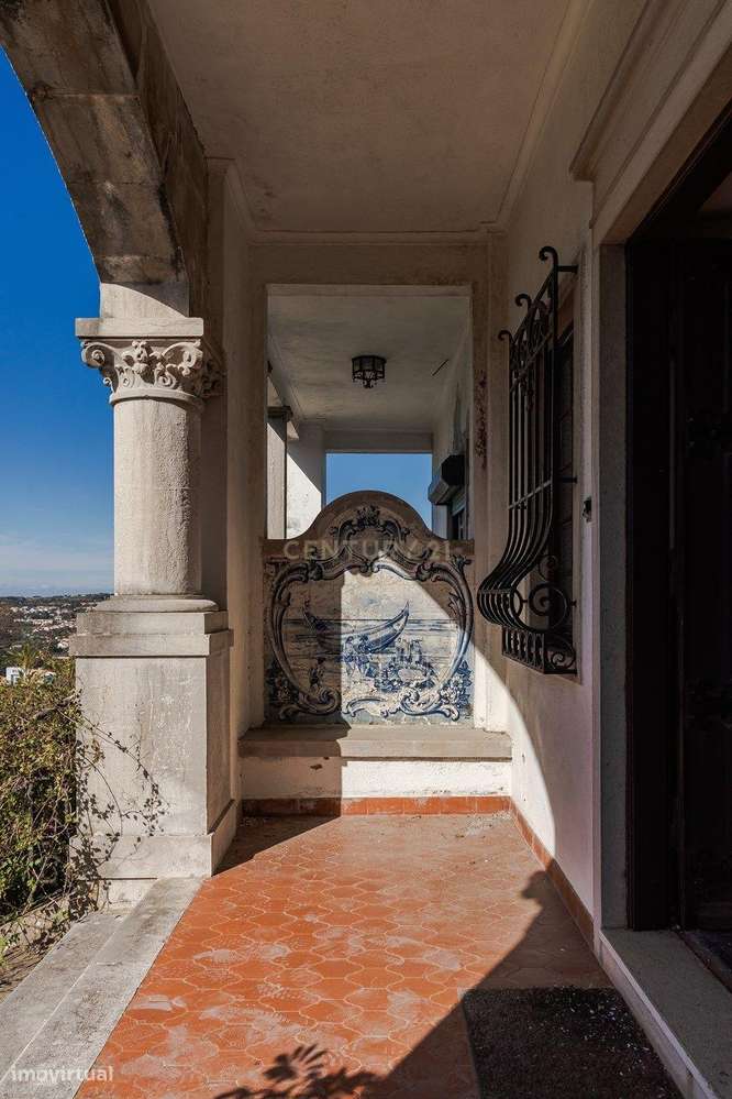 Palacete com 5 Quartos no Coração de Sintra-12