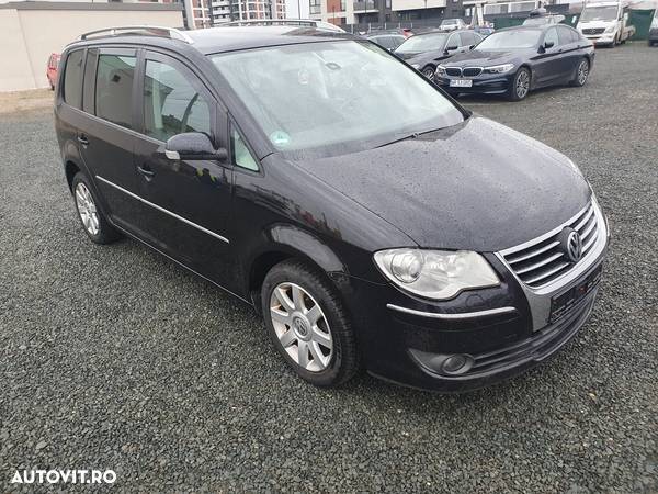 Volkswagen Touran 2.0 TDI DSG Highline - 1