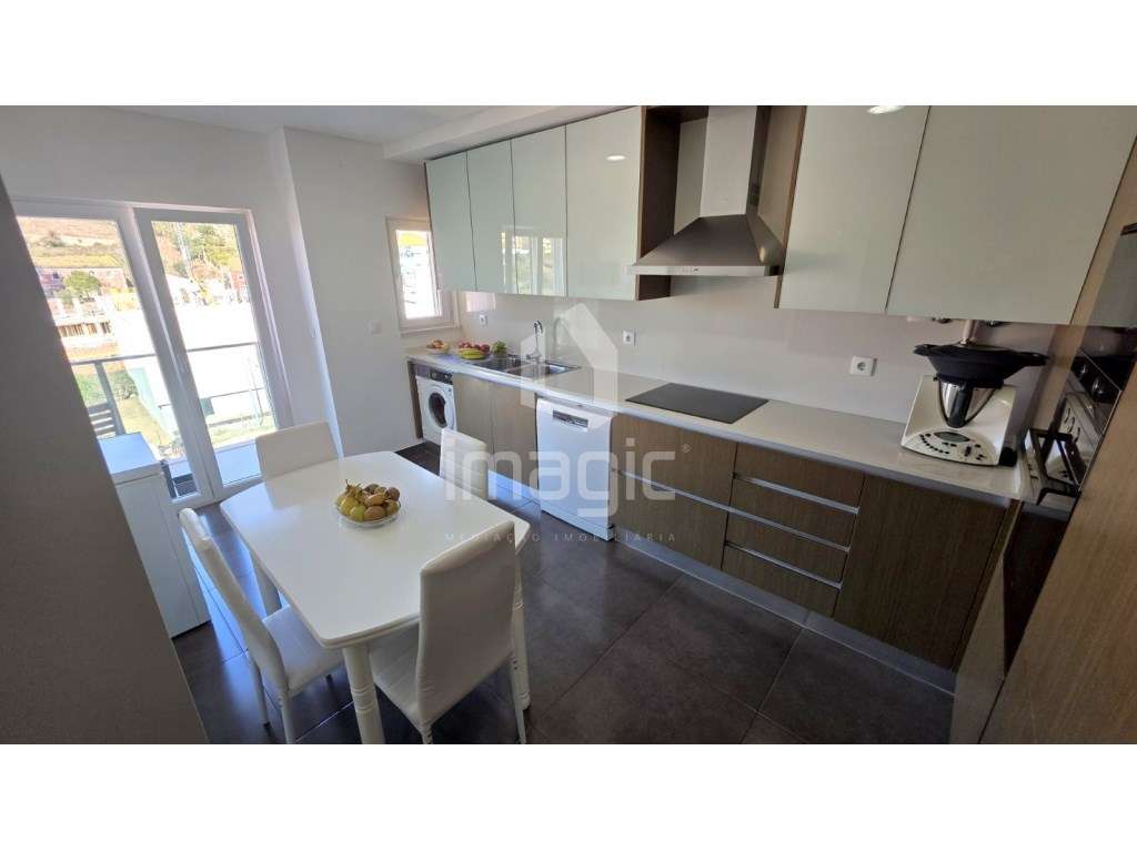 Apartamento T3 Duplex, com duas salas, usado na Malveira-7