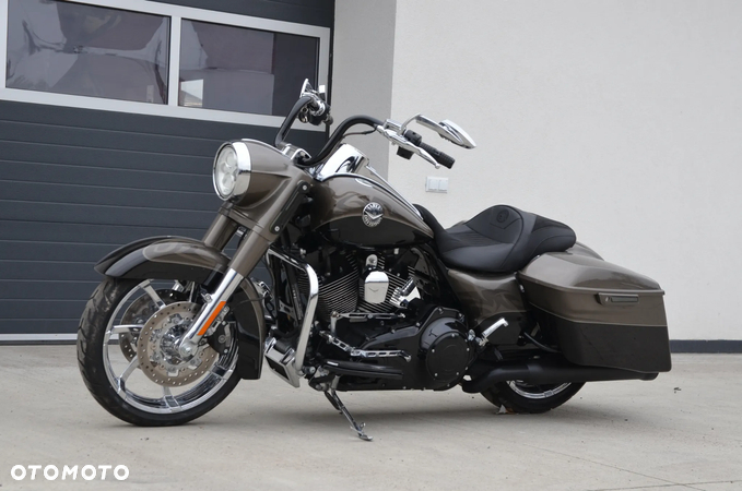 Harley-Davidson Touring Road King - 1