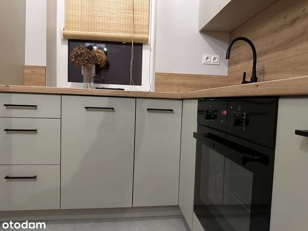 Nowoczesna kawalerka z sypialnią po remoncie-5