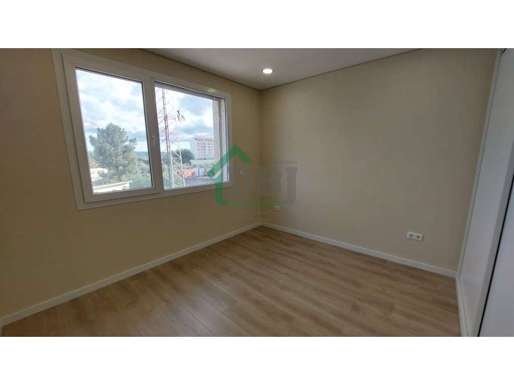 FABULOSO T2 DUPLEX NOVO - Boas áreas, 2 Suites!-12