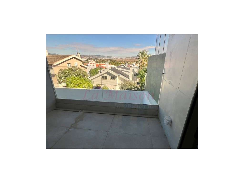 Moradia V5 no centro de Loures-48