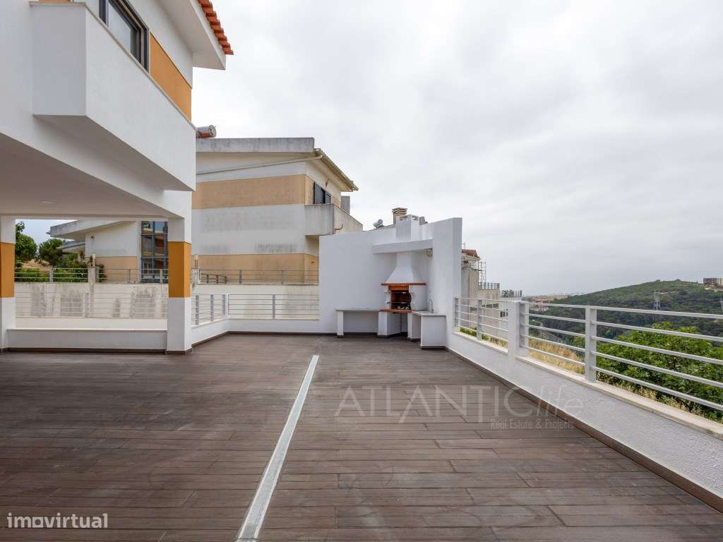 Moradia T3 Amadora com Excelentes Áreas e Espaço Exterior-32