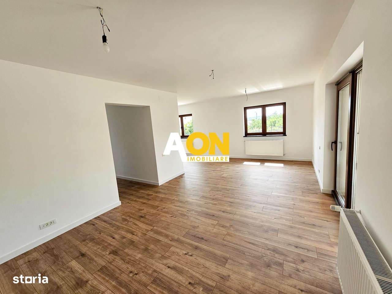 1/2 Duplex, 4 camere, 449 mp teren, asfalt, toate utilitatile, Cetate - Imagine principală: 5/17