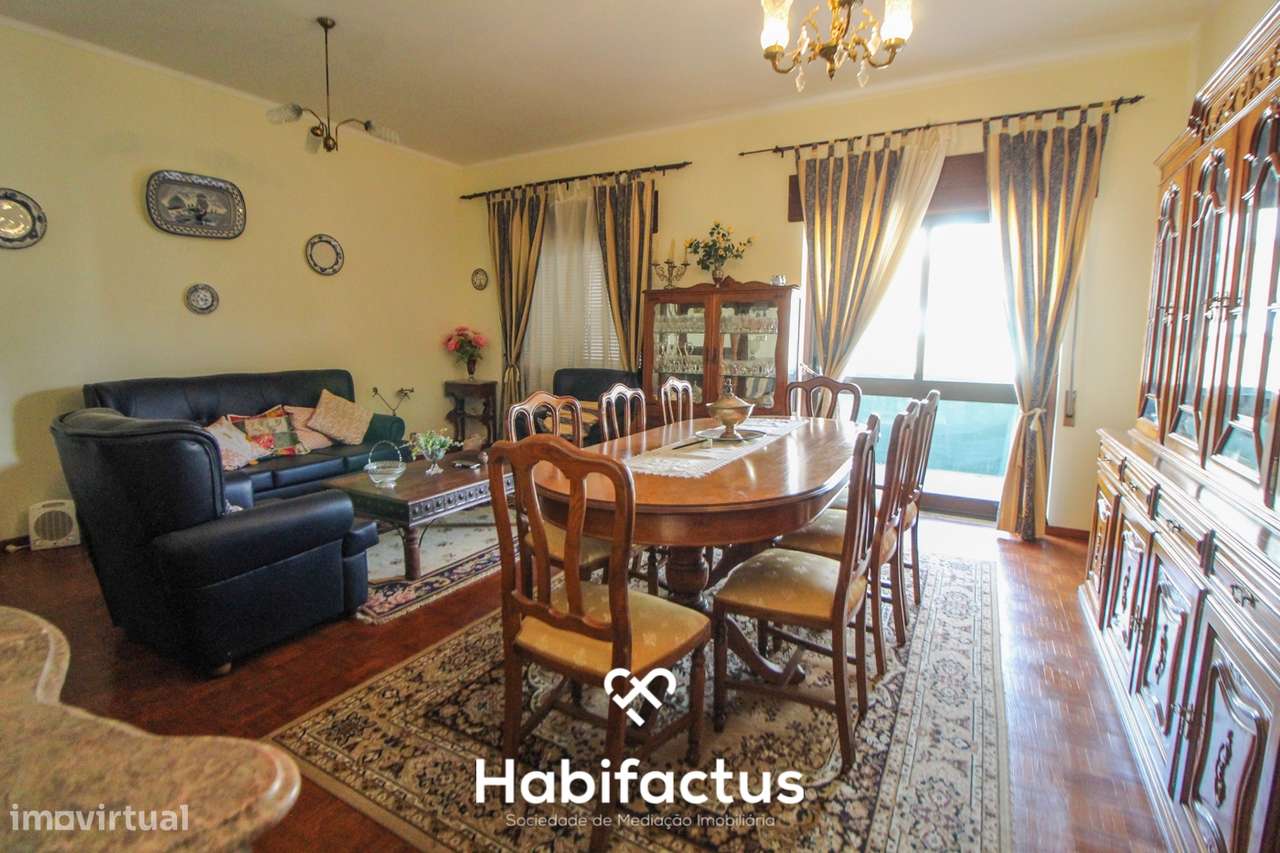 Apartamento T4 com duas entradas independentes no centro de Viseu - Grande imagem: 3/18