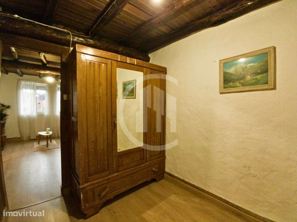 Moradia Remodelada T1 + 2 | Freixial - Fundão-7