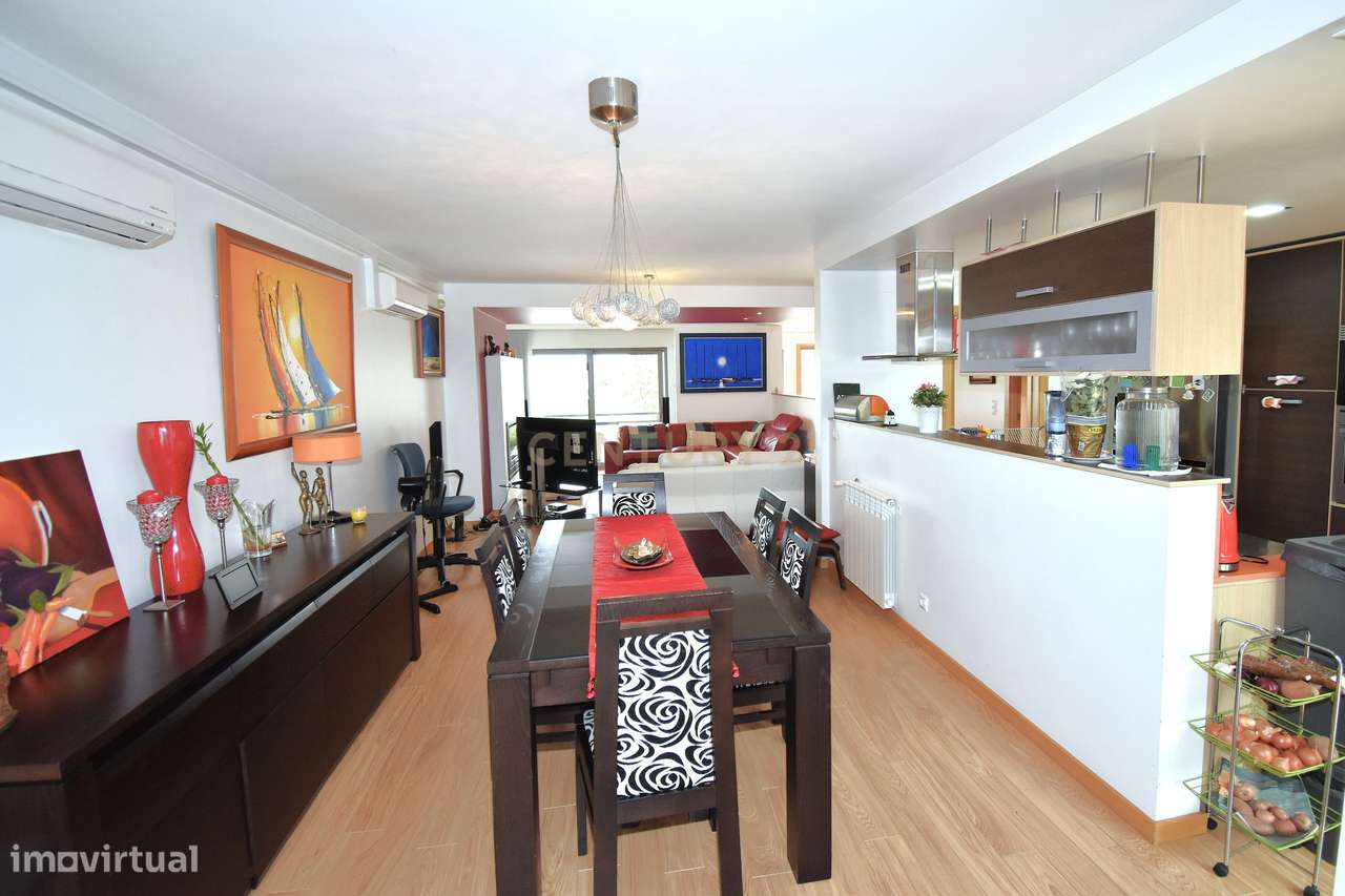 Moradia T3+1 em Alcochete: Luxo e Conforto!-28