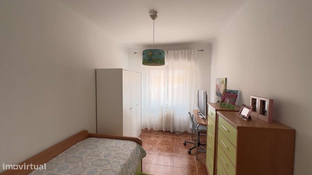 Moradia V6-24