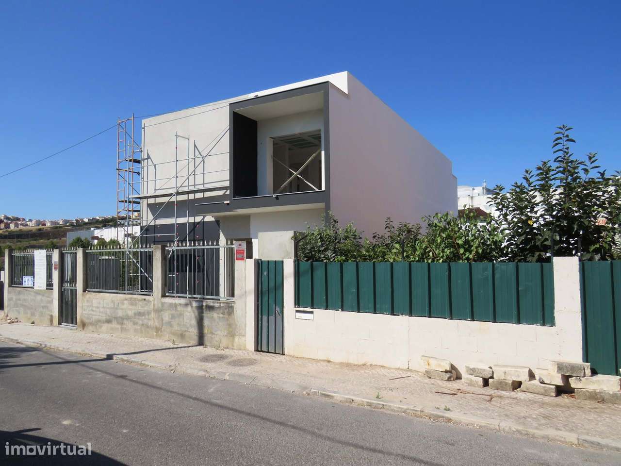 Moradia T4 com piscina e anexo para venda em Odivelas junto ao Centro - Grande imagem: 5/35