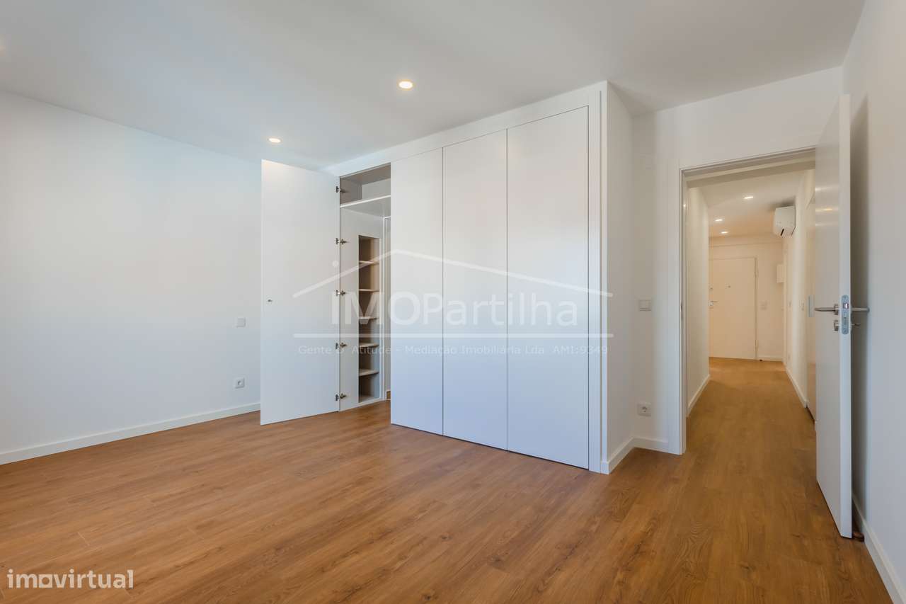 Apartamento t3 à venda na Rua Abáde Correia da Serra-21