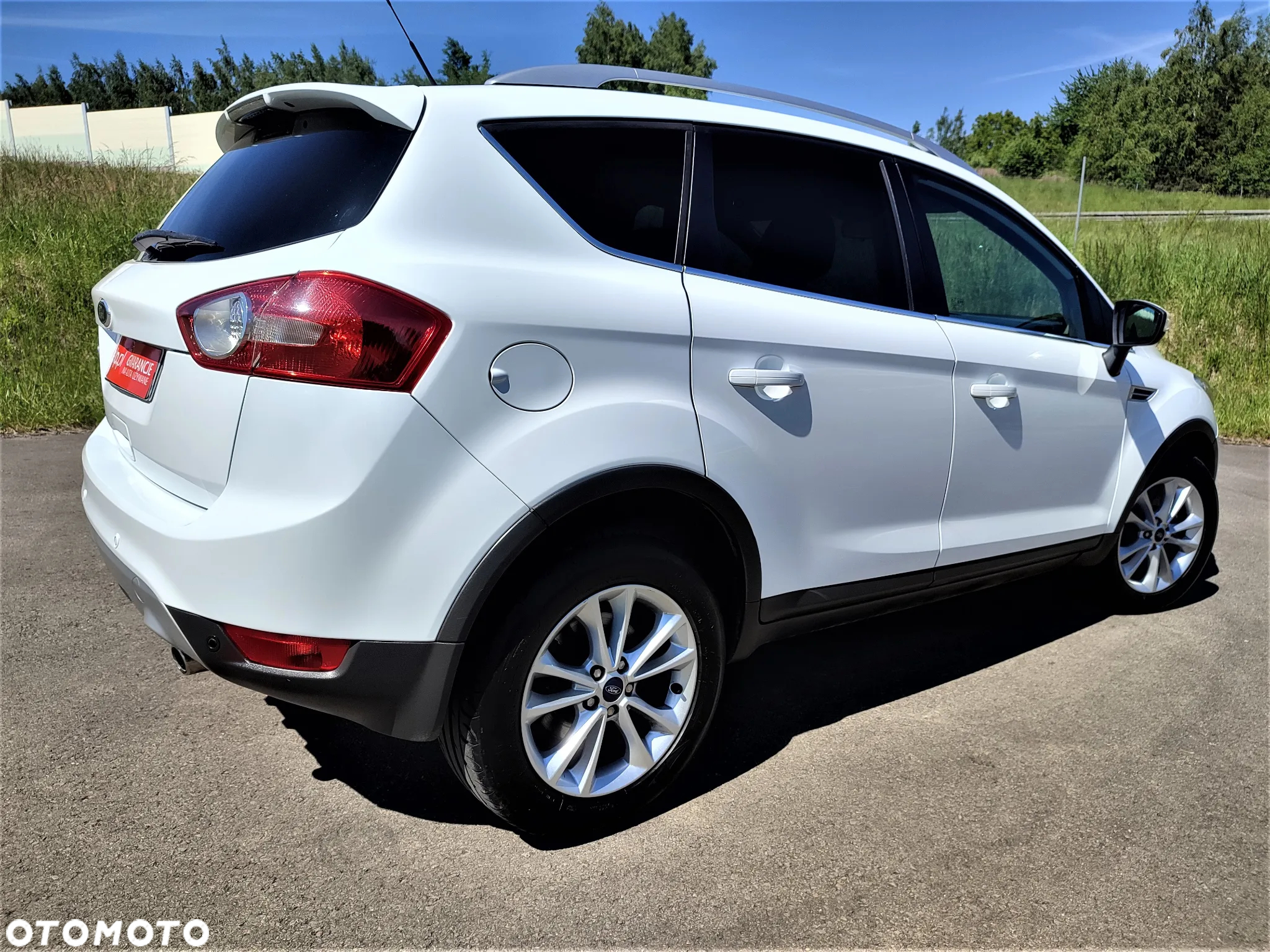 Ford Kuga 2.0 TDCi 2x4 Titanium - 17